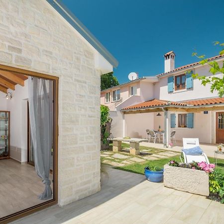Casa Vita Holiday Home Πόρετς Εξωτερικό φωτογραφία