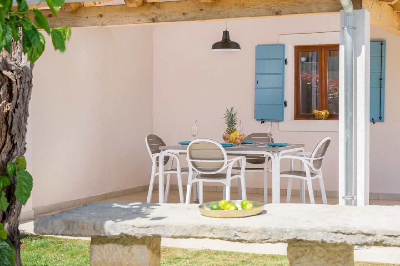 Casa Vita Holiday Home Πόρετς Εξωτερικό φωτογραφία