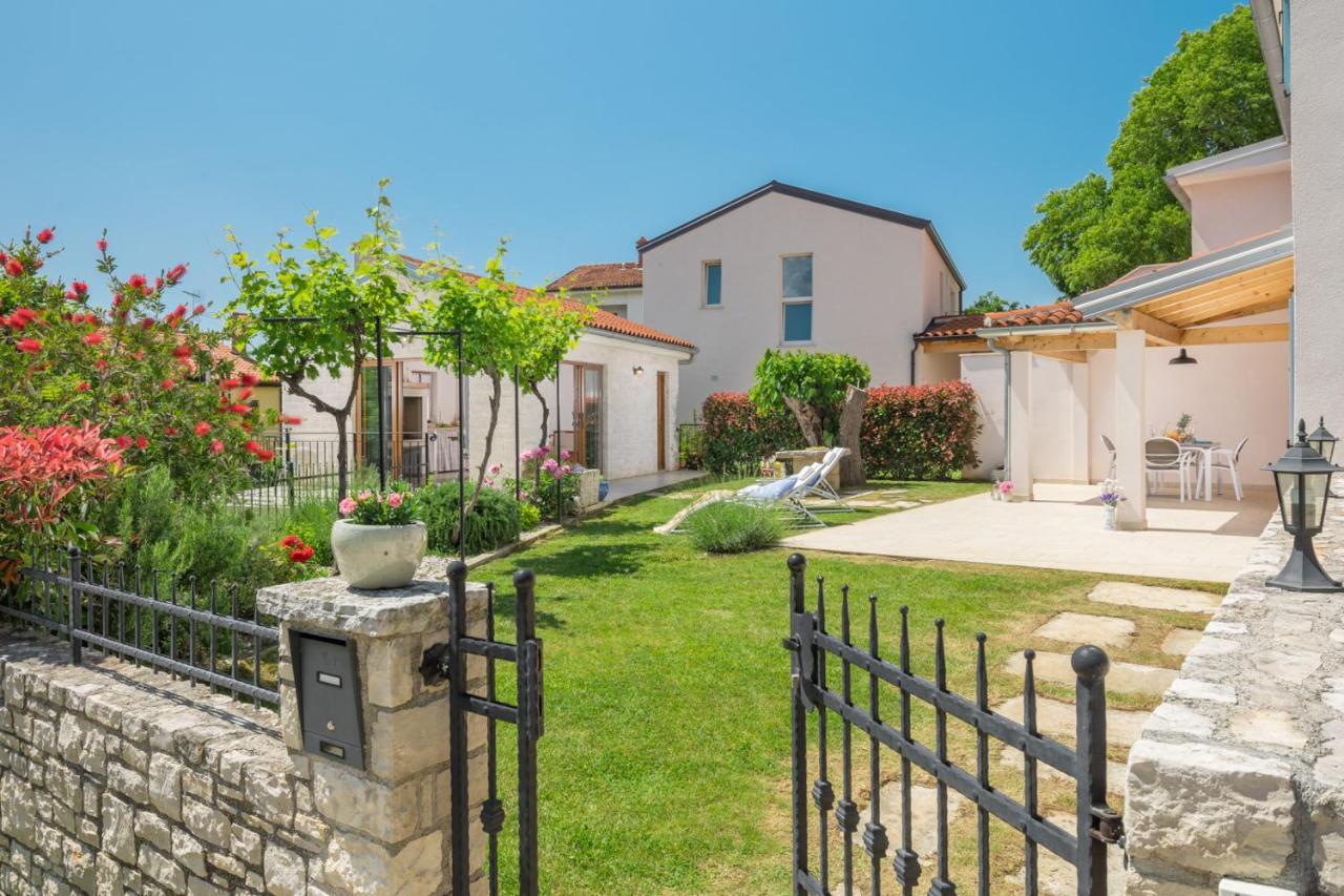 Casa Vita Holiday Home Πόρετς Εξωτερικό φωτογραφία