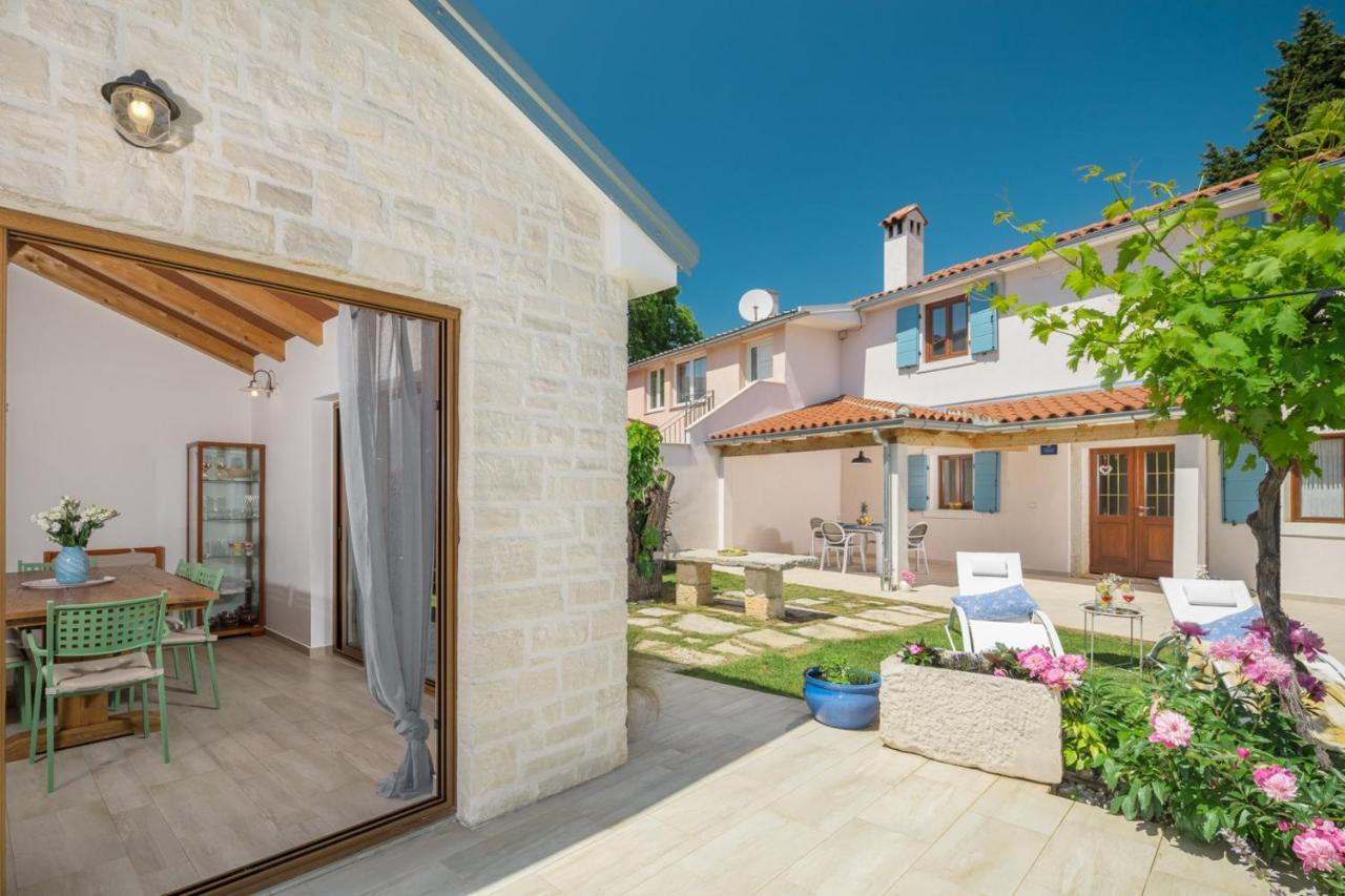 Casa Vita Holiday Home Πόρετς Εξωτερικό φωτογραφία